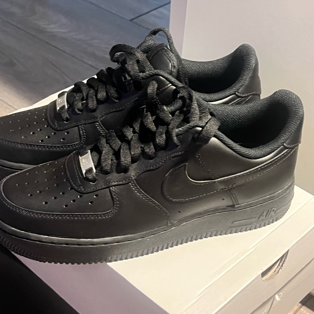 Nike Men's All-Black Sneakers